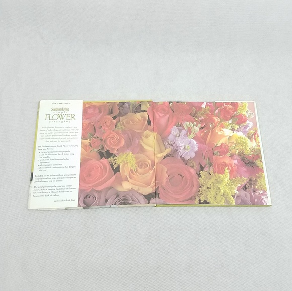 SOUTHERN LIVING Flower Arranging Floral Decor Book - Picture 2 of 8